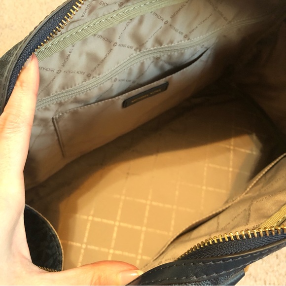 Michael Kors Admiral Blue Travel Large Weekender Bag set wallet & cosmetic pouch - Picture 15 of 15